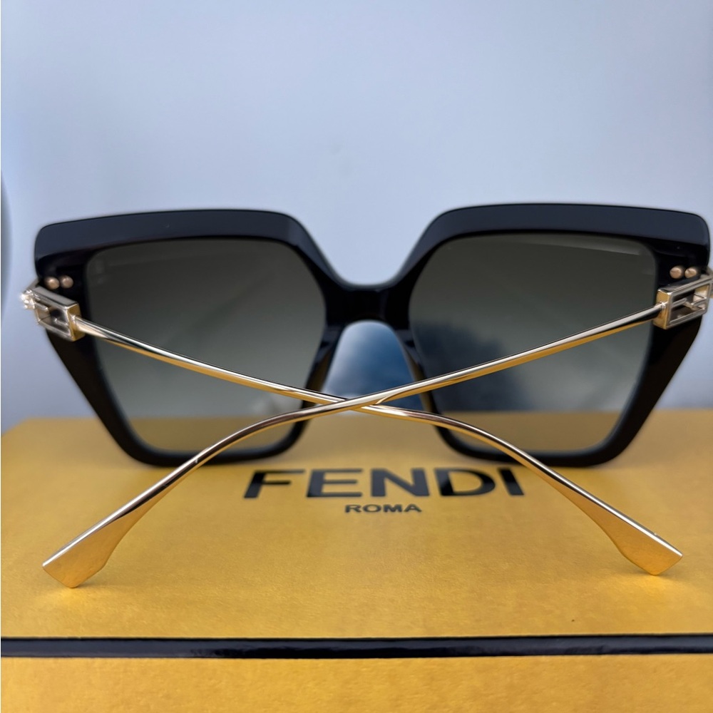 Fendi Black Square Sunglasses NWT - Picture 2 of 5